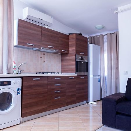Garsoniere Dinu Apartment Bukares Bagian luar foto