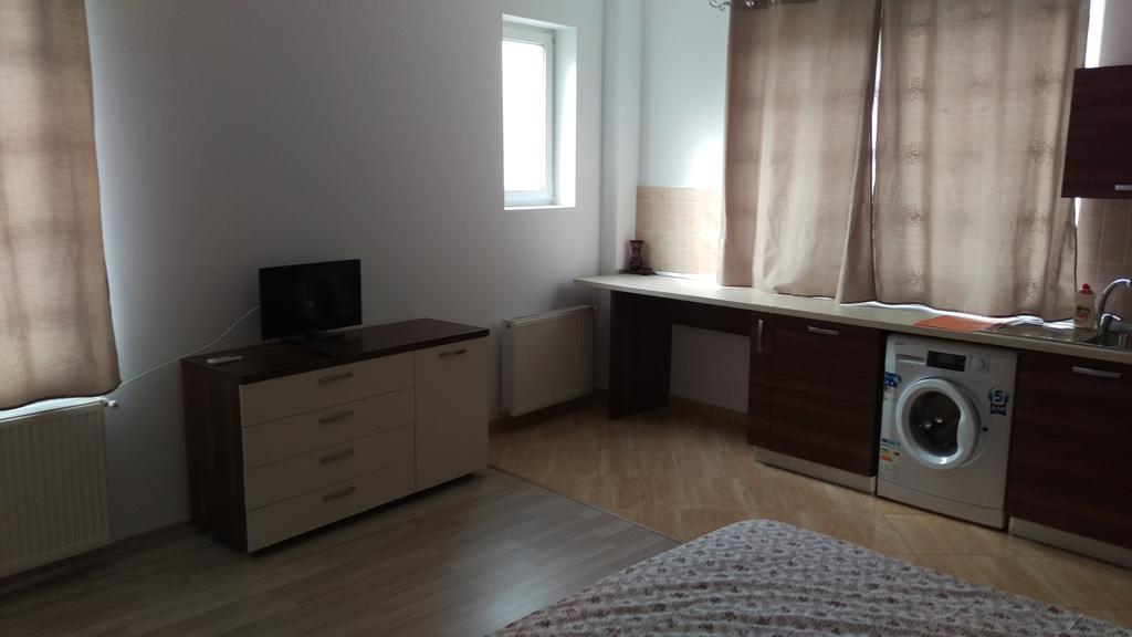 Garsoniere Dinu Apartment Bukares Bagian luar foto