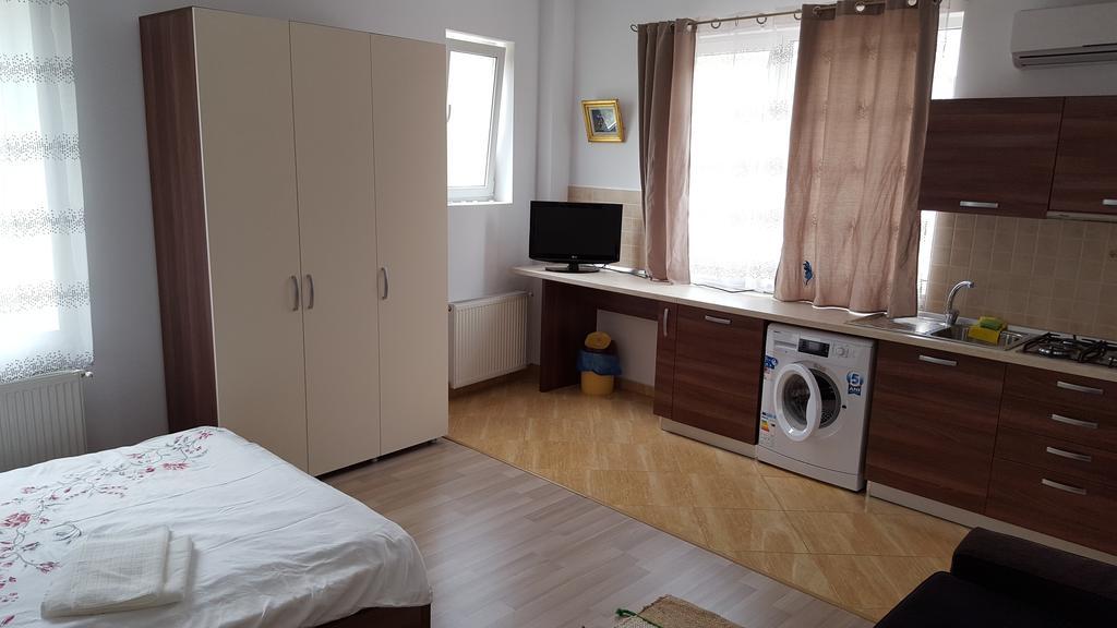 Garsoniere Dinu Apartment Bukares Bagian luar foto