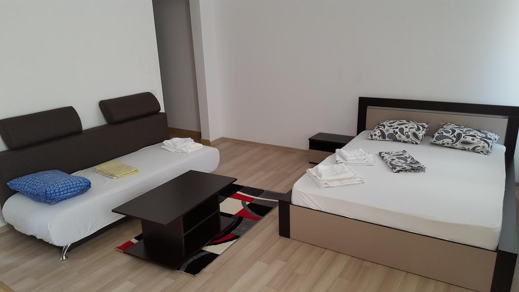 Garsoniere Dinu Apartment Bukares Bagian luar foto