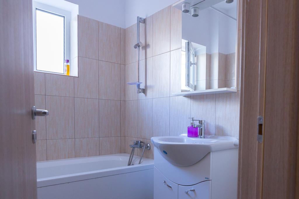 Garsoniere Dinu Apartment Bukares Bagian luar foto